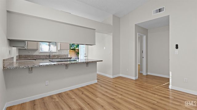 2004 Ocean View Drive, Bakersfield, CA 93307