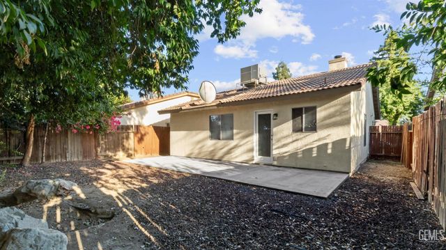 2004 Ocean View Drive, Bakersfield, CA 93307