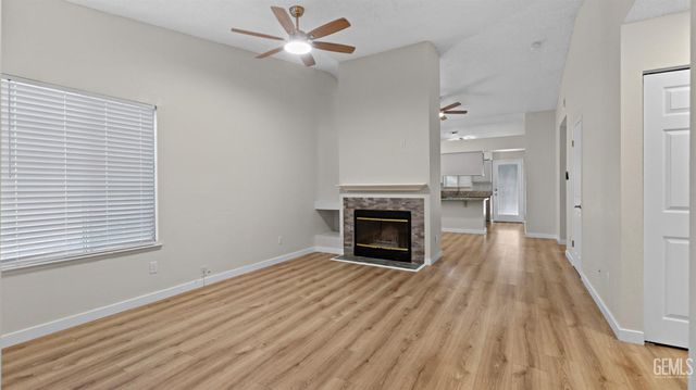 2004 Ocean View Drive, Bakersfield, CA 93307
