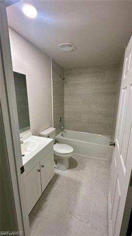 217 Cape Coral PKWY W, Cape Coral, FL 33914