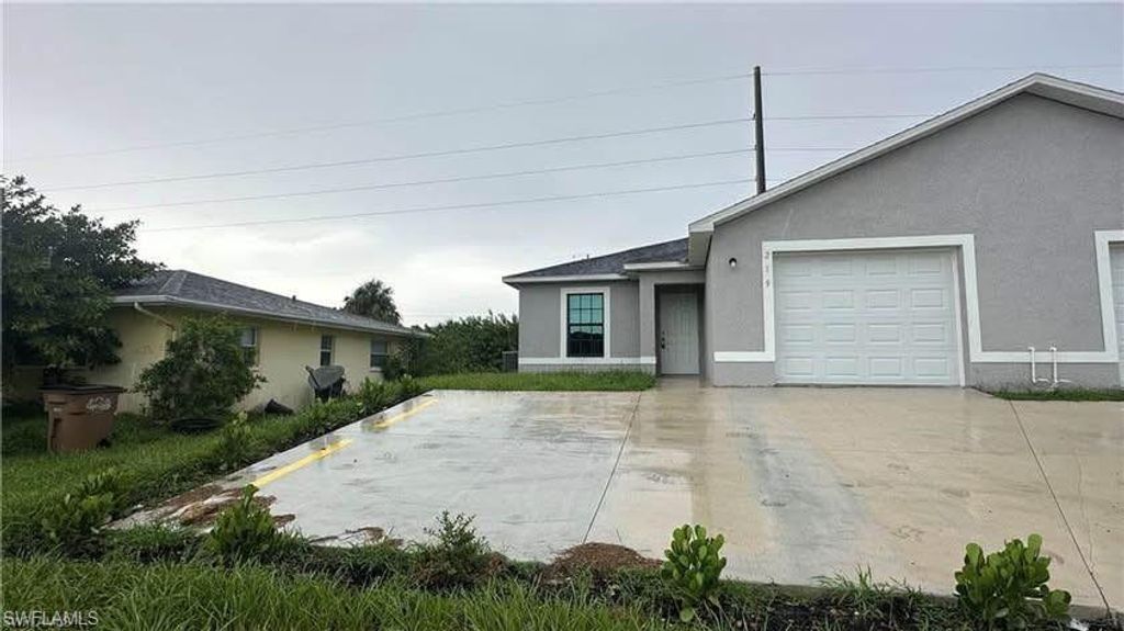 217 Cape Coral PKWY W, Cape Coral, FL 33914
