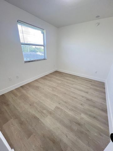720 NW 61st Street 10, Miami, FL 33127