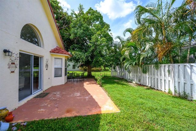 2606 Bedford Mews Dr, Wellington, FL 33414