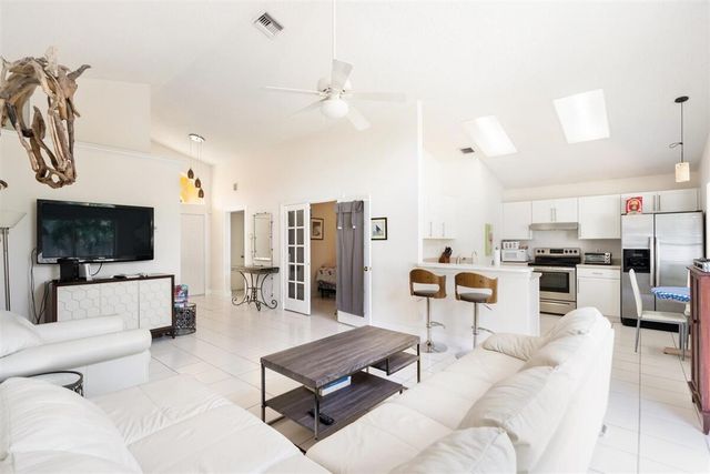 2606 Bedford Mews Dr, Wellington, FL 33414