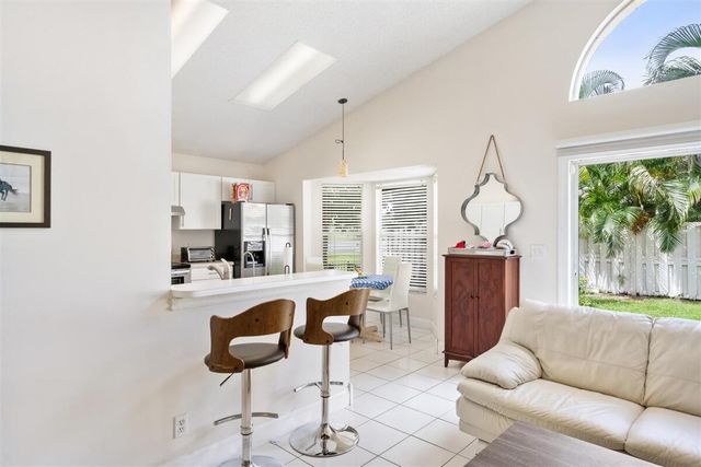 2606 Bedford Mews Dr, Wellington, FL 33414