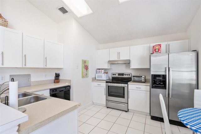 2606 Bedford Mews Dr, Wellington, FL 33414