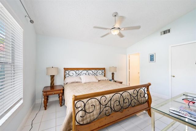 2606 Bedford Mews Dr, Wellington, FL 33414