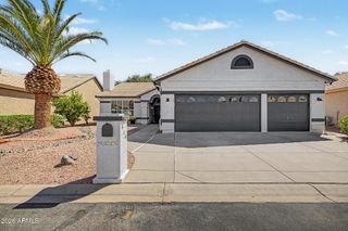 9525 E CHAMPAGNE Drive, Sun Lakes, AZ 85248