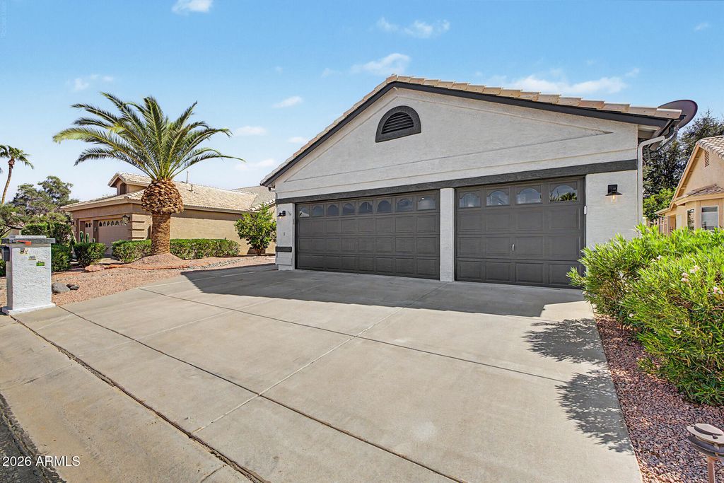 9525 E CHAMPAGNE Drive, Sun Lakes, AZ 85248 — photo 4