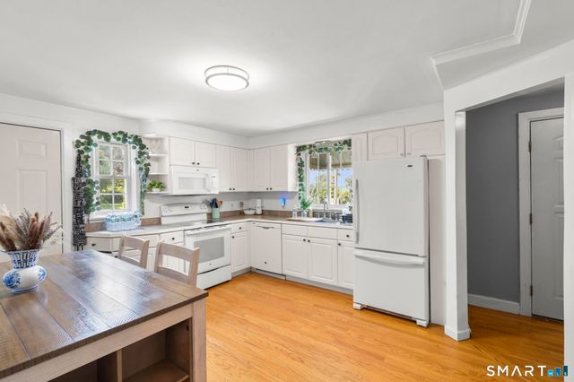 707 Oronoke Road, Waterbury, CT 06708