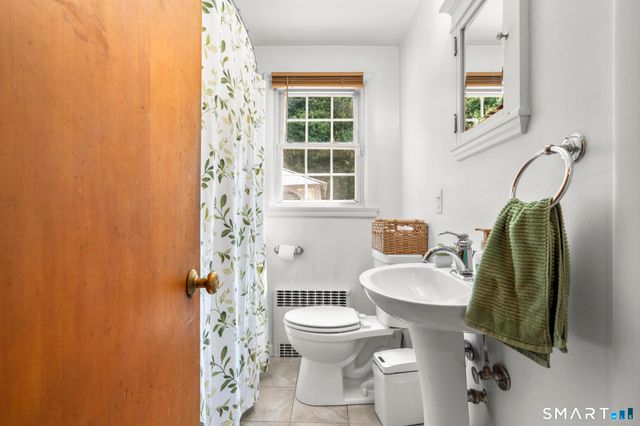 707 Oronoke Road, Waterbury, CT 06708