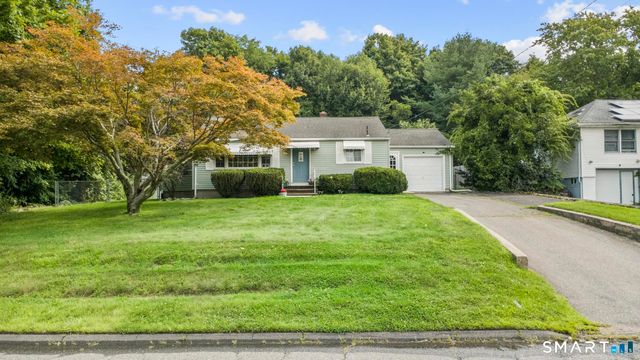 707 Oronoke Road, Waterbury, CT 06708