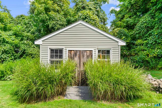707 Oronoke Road, Waterbury, CT 06708
