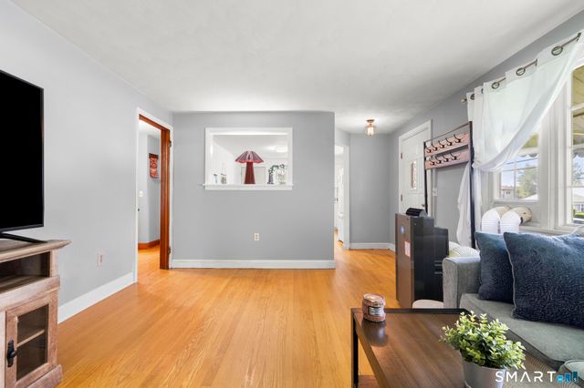 707 Oronoke Road, Waterbury, CT 06708