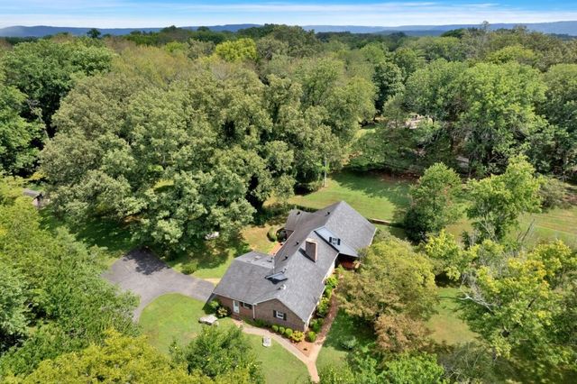 905 S Jefferson St, Winchester, TN 37398