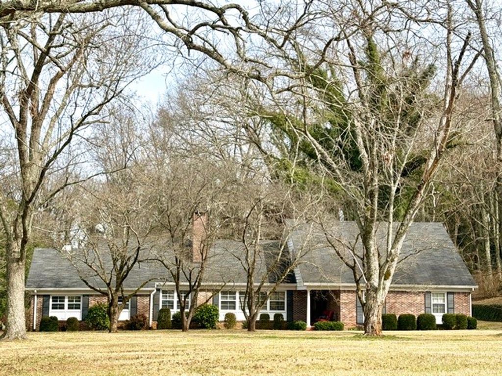 905 S Jefferson St, Winchester, TN 37398