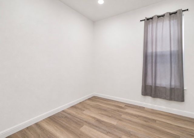 320 Grassland Drive, Denton, TX 76210