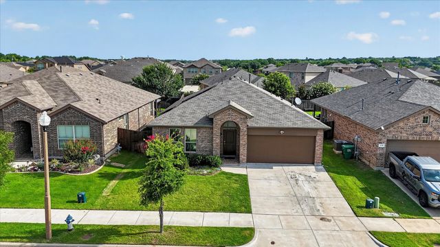 320 Grassland Drive, Denton, TX 76210