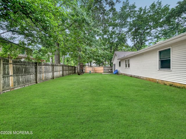1000 Waldorf Terrace, Lakewood, NJ 08701