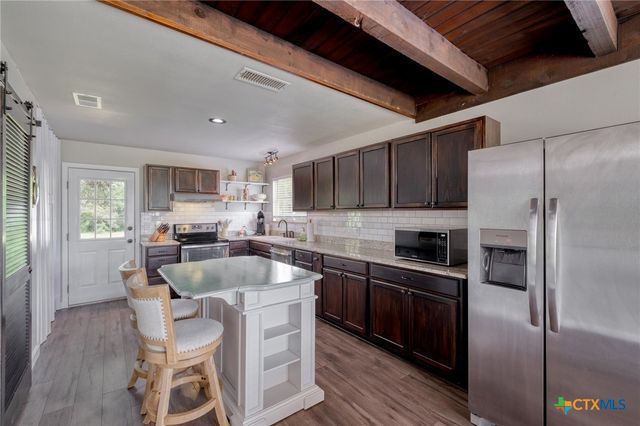 104 Matthews Circle, Liberty Hill, TX 78642