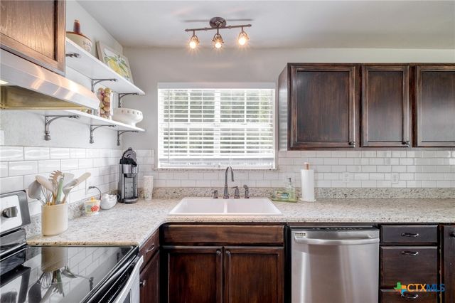 104 Matthews Circle, Liberty Hill, TX 78642