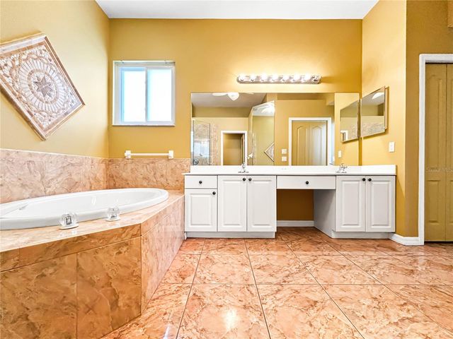 5137 REDBRIAR COURT, Sarasota, FL 34238