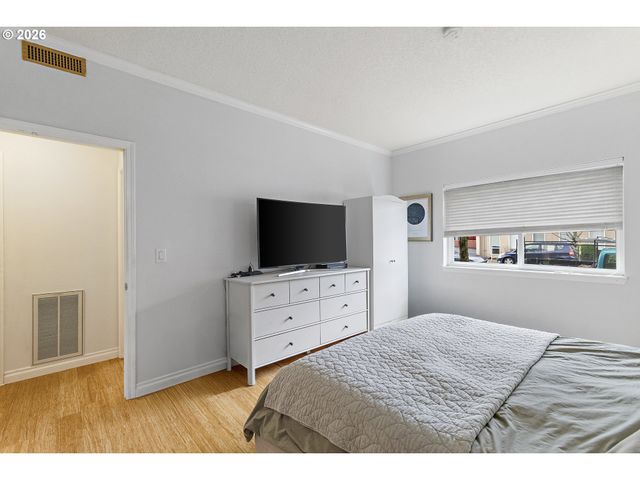 4320 S CORBETT Ave 102, Portland, OR 97239