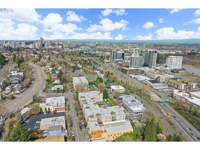 4320 S CORBETT Ave 102, Portland, OR 97239