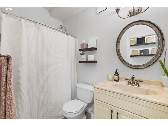 4320 S CORBETT Ave 102, Portland, OR 97239