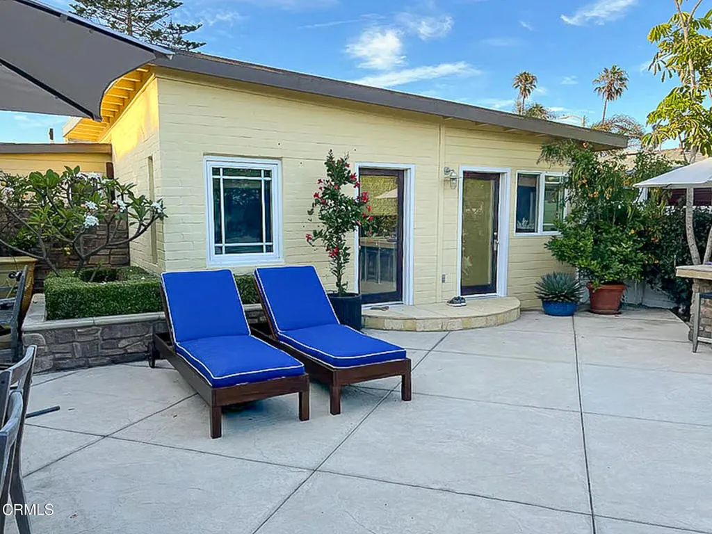 1140 Cornwall Lane, Ventura, CA 93001