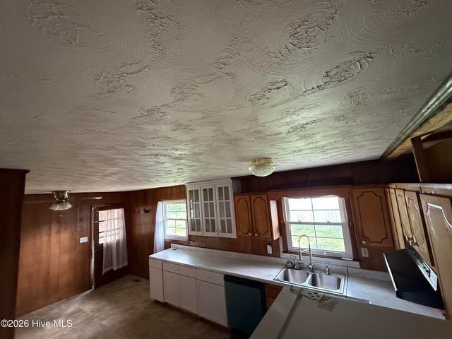 14 Sheffield Road, Jacksonville, NC 28546