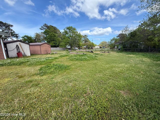 14 Sheffield Road, Jacksonville, NC 28546