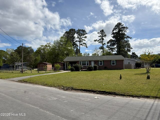 14 Sheffield Road, Jacksonville, NC 28546