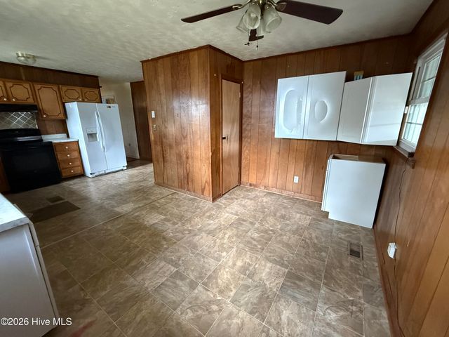 14 Sheffield Road, Jacksonville, NC 28546