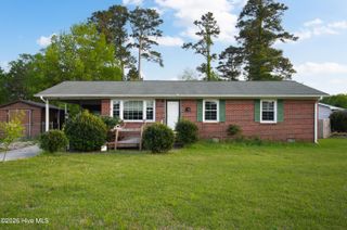 14 Sheffield Road, Jacksonville, NC 28546