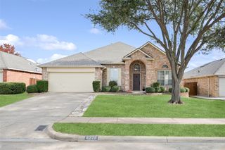 8228 Muirwood Trail, Fort Worth, TX 76137
