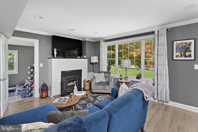 340 WASHINGTON CROSSING PENNINGTON RD, Titusville, NJ 08560