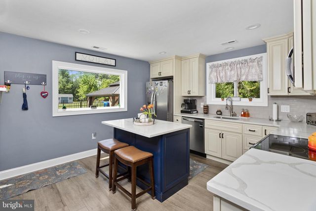 340 WASHINGTON CROSSING PENNINGTON RD, Titusville, NJ 08560