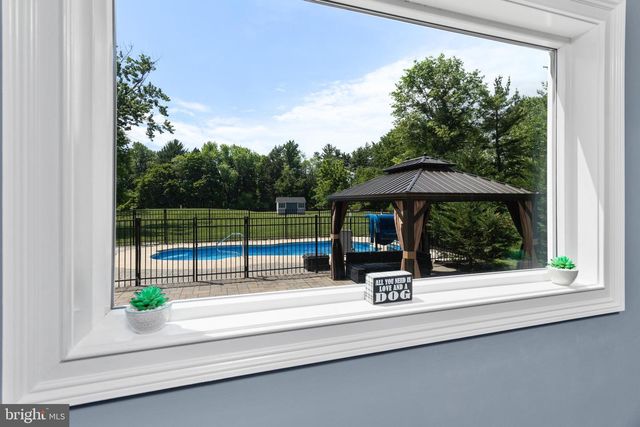 340 WASHINGTON CROSSING PENNINGTON RD, Titusville, NJ 08560