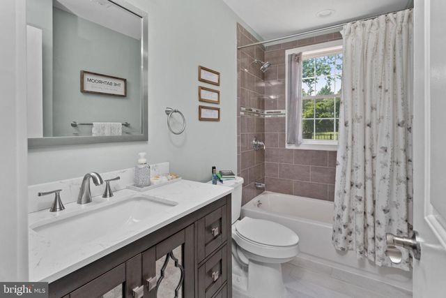 340 WASHINGTON CROSSING PENNINGTON RD, Titusville, NJ 08560