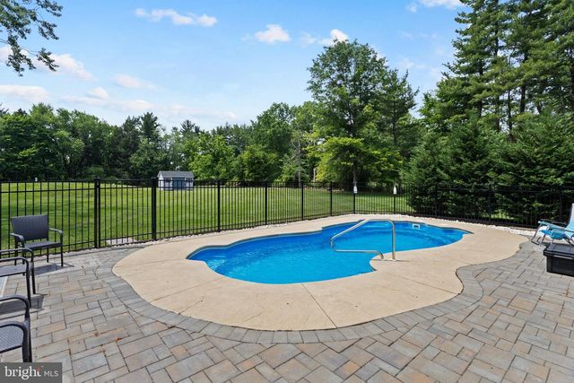 340 WASHINGTON CROSSING PENNINGTON RD, Titusville, NJ 08560