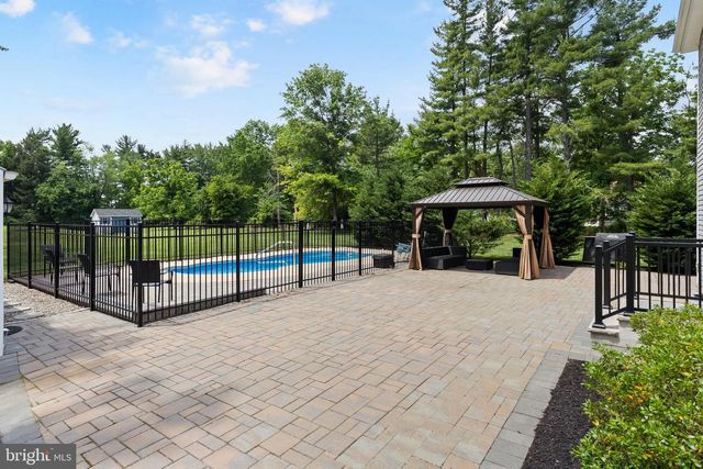 340 WASHINGTON CROSSING PENNINGTON RD, Titusville, NJ 08560