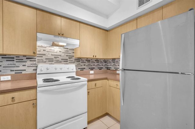 2931 NE 185th Street 1101, Aventura, FL 33180