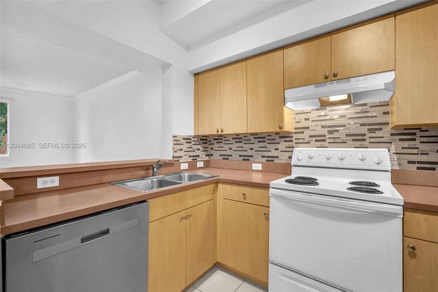 2931 NE 185th Street 1101, Aventura, FL 33180