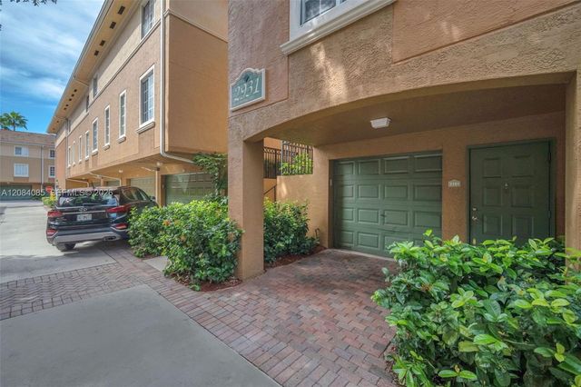 2931 NE 185th Street 1101, Aventura, FL 33180