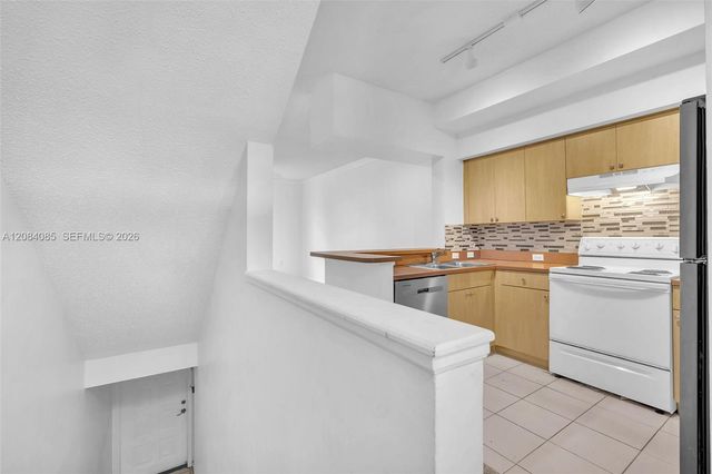 2931 NE 185th Street 1101, Aventura, FL 33180