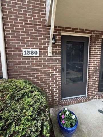 1380 Hartland Woods Way, Lexington, KY 40515