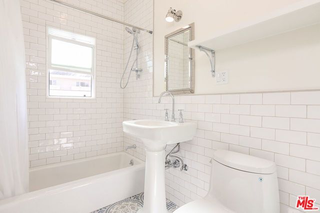 1020 10TH Street A, Santa Monica, CA 90403