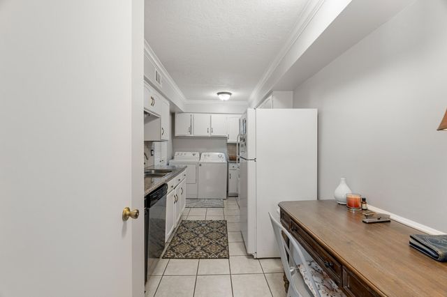 355 N Post Oak Lane 742, Houston, TX 77024