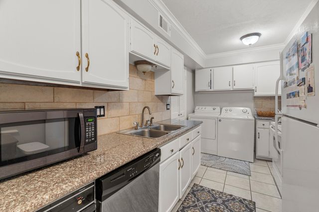 355 N Post Oak Lane 742, Houston, TX 77024